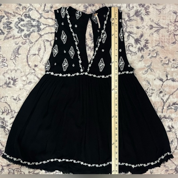 Free People Black Diamond Embroidered Sleeveless Tunic Top Size  XS - Picture 8 of 11